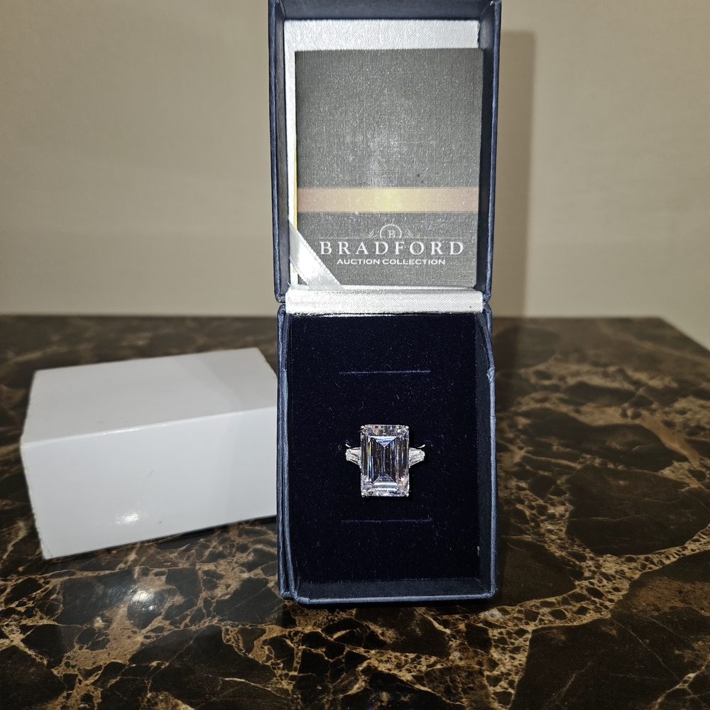 27- Carat Stimulated Diamond Perfection Ring by The Bradford Exchange ๐๐ - Picture 5 of 8
